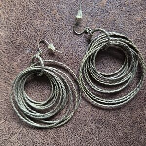 Elegant Gold Hoop Earrings